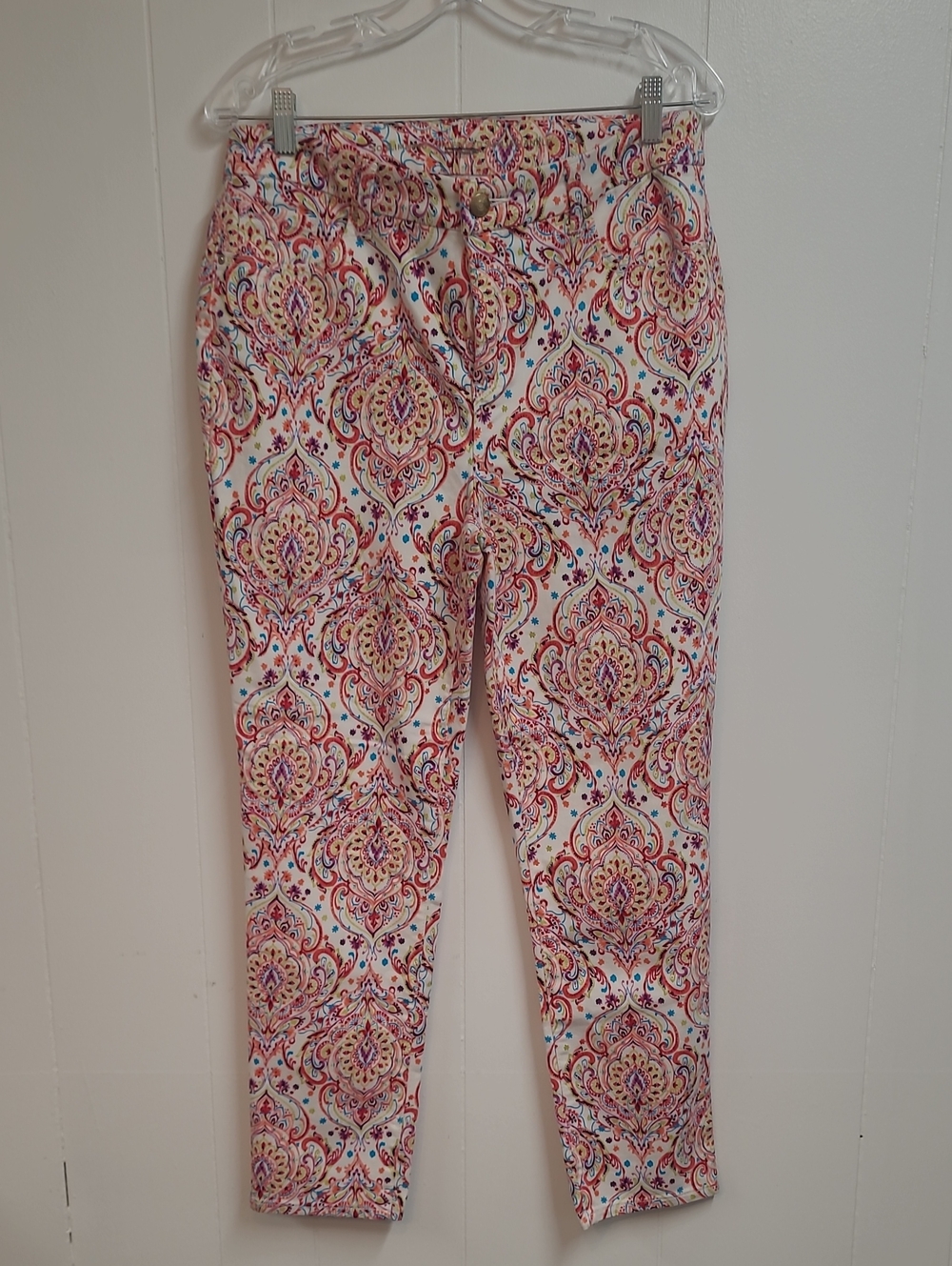 Chicos Sz 1.5 (Reg 6) So Slimming Girlfriend Slim Leg Colorful Paisley Jeans